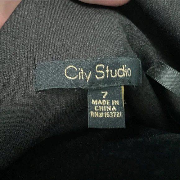 NWT Floral Embroidered Black Dress - Picture 3 of 4